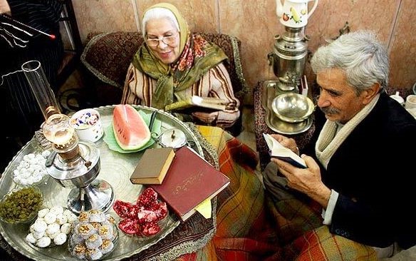 شعر خوانی در شب یلدا